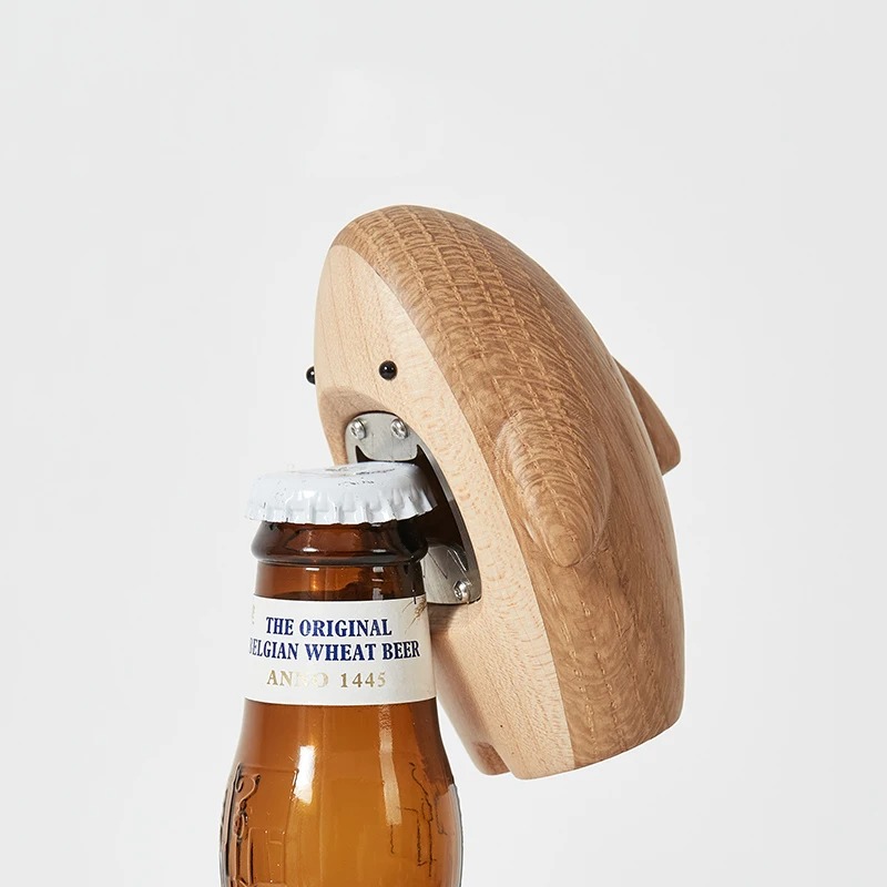 Wine Beer Bottle - 창의적인 나무 상어 장식품 맥주 병따개